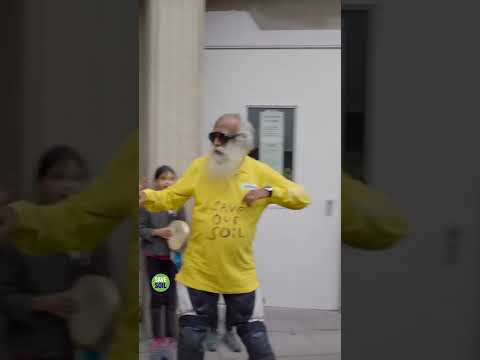 Sadhguru Dances to the #SaveSoil Tune in Cologne, Germany