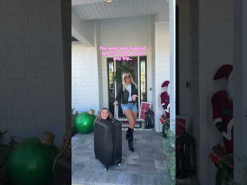 I like my suitcase 🤣💕🫶🏼 #viral #viralvideo #mom #daughter #teen #preppy #fyp #explore #trending