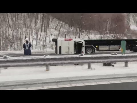 道路が凍結…長野道で事故5件相次ぐ　1人搬送　一部区間で3時間余り通行止め　3日間でスリップ事故200件超