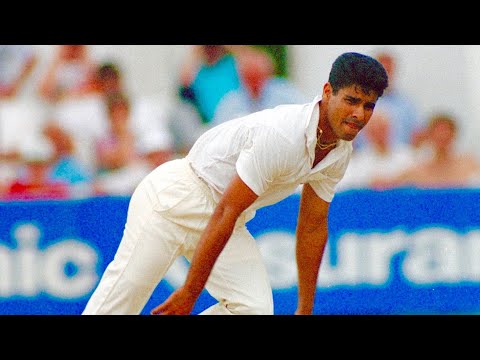 Young Waqar Younis 6-26 VS SL 1990 Sharjah **RARE**