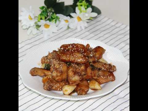 How to make a midnight snack using chicken drumsticks and wings: braised chicken in soy sauce