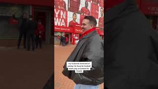 This Liverpool fan 𝒇𝒊𝒏𝒂𝒍𝒍𝒚 got to Anfield for the first time 🤩