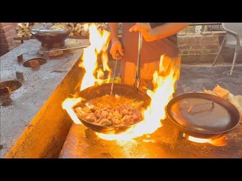 FAMOUS Mutton Karahi - Master Cook - Street Food Pakistan