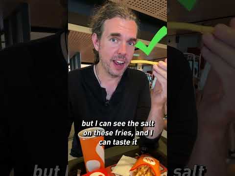 American tries Russia’s knock-off McDonalds for the first time