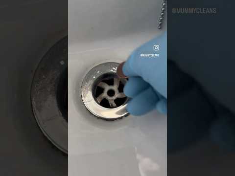 LIMESCALE REMOVAL HACK✨ #cleaninghacks #cleaningtips #limescaleremoval #cleaningmotivation