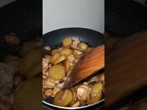 Cooking chicken with potato #shorts