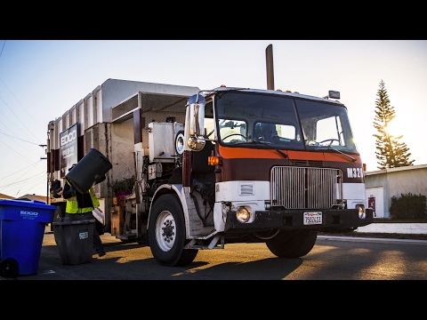 WhiteGMC WXLL - Maxon Eagle MSL Garbage Truck