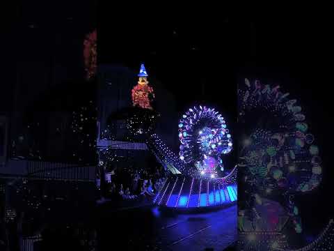 Paint the Night Parade at Disneyland Resort | #disneyland #disneyparks #disneycaliforniaadventure