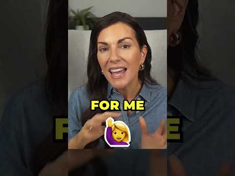 Amy Porterfield wants you to ditch the DISTRACTION 😵‍💫 #Instagram #entrepreneurs #doubledown #shorts