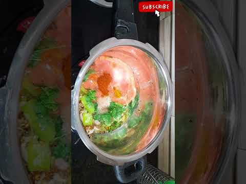 లంచ్ బాక్స్ లోకి TASTY గా టమాటా రైస్ ఇలా చేయండి || One Pot Tomato Rice 🍅 #shorts #youtubeshorts