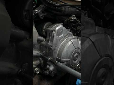 How easily remove engine cover. #shorts #honda #diy #bikerepair