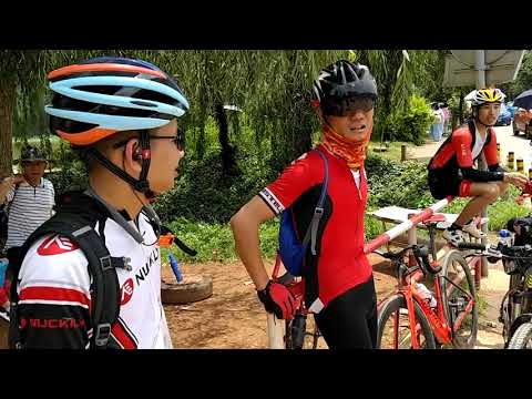 Cycling Pass Qinglong Gorge Kunming