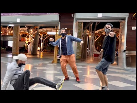 台東火車站 突然跳起舞 尷尬嗎？ #shorts 🤸🏻‍♂️Dancing In The Train Station