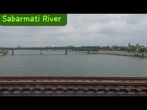 Yoga Express Crossing Sabarmati River (Ahmedabad) #indianrailways