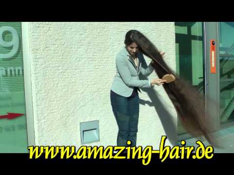 Marianne AmazingHair Combing & Brushing