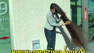 Marianne AmazingHair Combing & Brushing