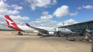 QANTAS LOUNGE BRISBANE INTERNATIONAL AIRPORT, Travel Tips from Bella and Steve