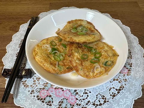 [ 芽菜煎蛋餅 ] - 家常菜，既簡單又方便，美味又好吃，老少咸宜，好下飯，蛋香芽菜可口。