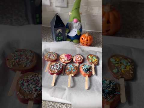 HALLOWEEN SNACK | CHOCOLATE APPLES 🍎 #halloweensnacks #activitiesforkids #halloween2024