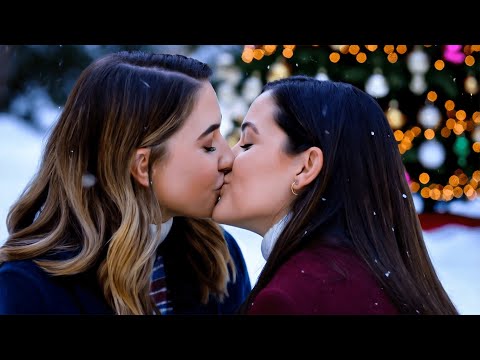 Young American Women Kissing at a New Year's Celebration💋🎄 | Lesbian Kissing video