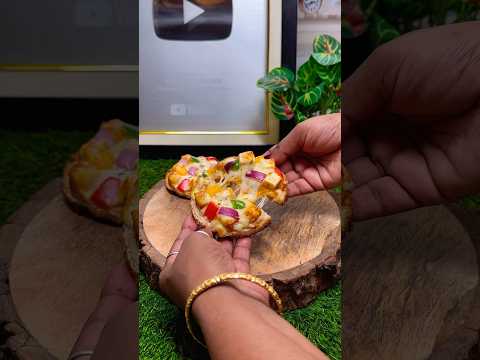 Mini bread pizza 😍😍❤️❤️…#shorts #shortsvideo #pizza #breadpizza #minipizza #viral #kalpanaskitchen