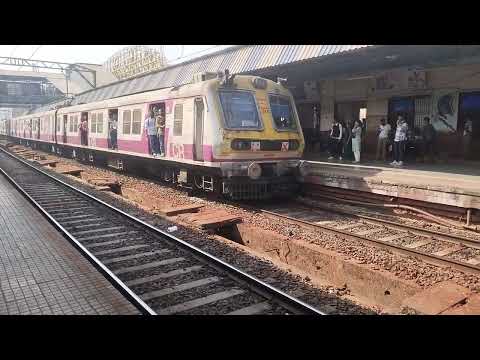 Kalyan slow local train arriving in Vikhroli railway station video | local train Mumbai. train video