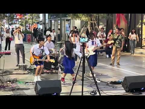 20240419 อยากร้องดังๆ - Palmy (Performed by Nonet พระหฤทัยนนทบุรี) @Siam Square