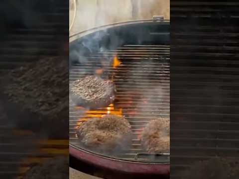 Do You Like Them Flame Grilled??? #beef #burger #holidayonshorts