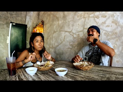 【バリ島ワルン情報 / 163】ジンバラン地区サムサム・グリンのお店『Warung Nyoman Nasi Lawar Guling Samsam』