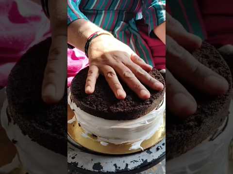 Chocolate loaded cake #overload #cake #tacocake #chocolate