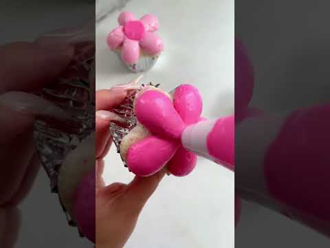 Viral Flower Cupcake Hack