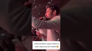 Pakistani Artist Sings In Front of Arijit Singh in Live Concert #arijitsingh #chahatfatehalikhan