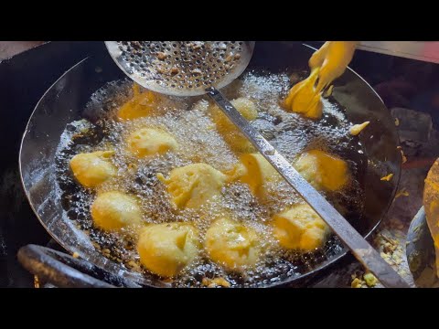 Street Food Around the World - 🔥 fresh potato dumpling vada pav