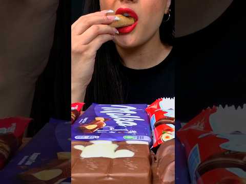 🍫asmr Nutell B-ready whit nuttella and chocolate kinderbueno 👅MUKBANG|#chocolate#asmr #shorts