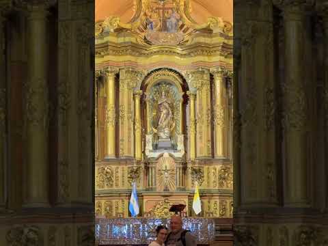 Se están sacando una foto en el altar de la Catedral de Buenos Aires #shorts #buenosaires