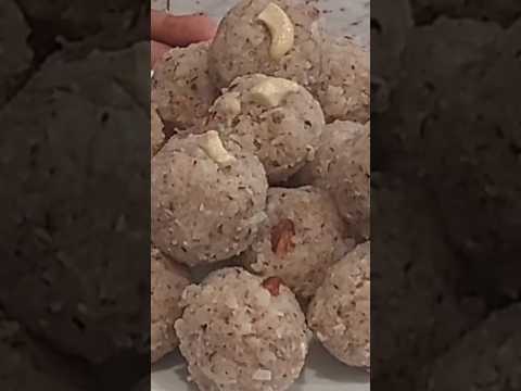 सिर्फ 10min में बनाये ताजे नारियल के टेस्टी और साफ्ट लड्डू  Coconut Laddu Nariyal Ke Ladoo #shorts