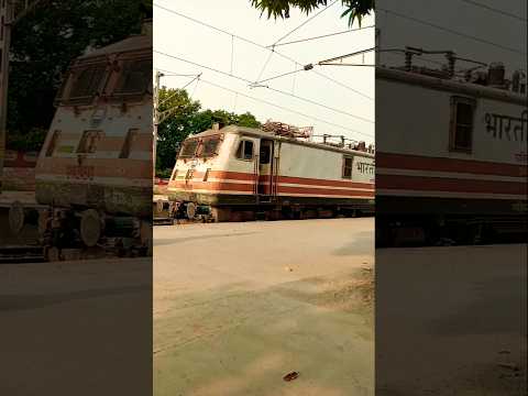 Horn Honking Wap5 Entry #uniquetrainengines #indianrailways #wap5 #speed #engine #train #crossing