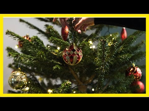 Weihnachten: christbaum schmücken: mit diesen tipps wird dein weihnachtsbaum wunderschön