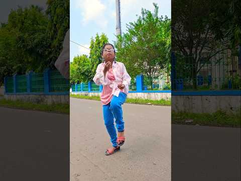 Mai To Raste Se Ja Raha Tha#Shorts#Dance#song #trending #love