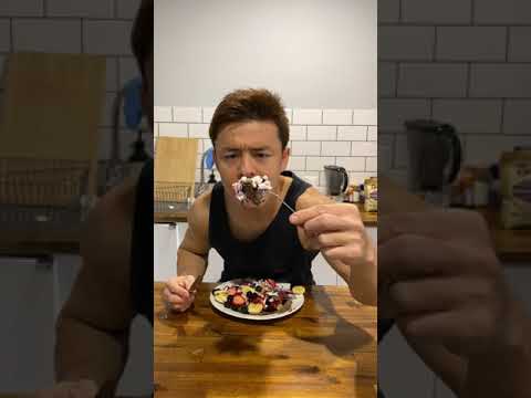 マッチョが作る最高に美味しい筋肉パンケーキ！#Shorts