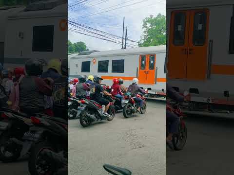 #kai #keretaapi #keretaindonesia #shortvideo #kereta #indonesianrailroad #train #shortsvideo #shorts