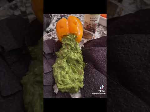 Fiesta Guacamole #yoursimplemeals #halloween #halloweenfood #guacamole #funfood #tastefullysimple