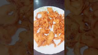 Rainy Day with Onion Pakodi Recipe | Easy and Quick Pakodi #onionpakodi #pakodirecipe #pakodi#shorts