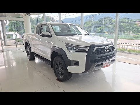 รถแค็ปออฟโรดที่น่าใช้ที่สุด!! พาชม 2024 Toyota Hilux Revo 4x4 C-Cab 2x4 2.4 Mid MT สีขาว 9.37 ส.