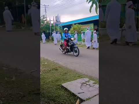 Beautiful video of madrasah children in malaysia #islmaicvidoes #muslimreaction