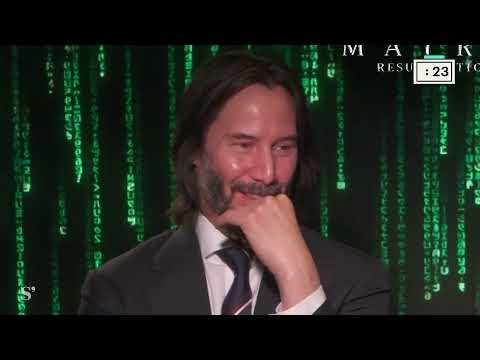 Keanu Reeves and Carrie-Anne Moss Skimm "The Matrix Resurrections