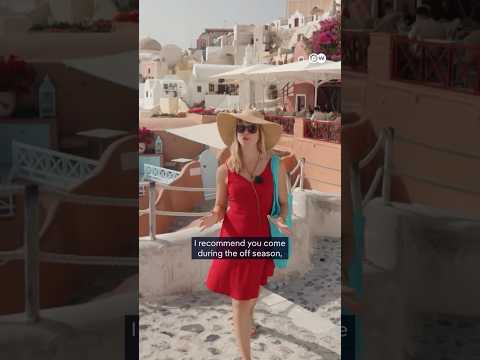 The best time to visit Oia on Santorini