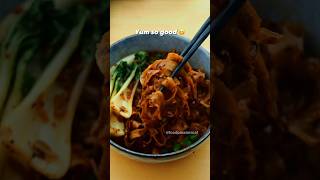 Garlic Chili Oil Noodles #foodpassionical #asianrecipes #chilioil #noodles