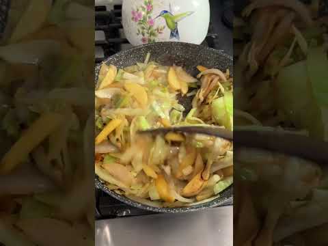 Cabbage with Apples and Onions 🍎