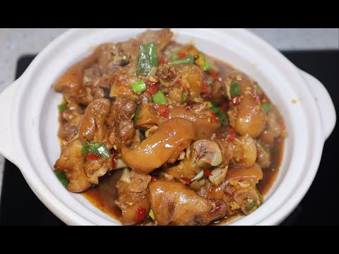 When you want to eat ”spicy pig trotters”  turn this video out and learn how to do it!